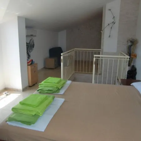 Duplex Penthouse Comfortable Family Home, Parking *